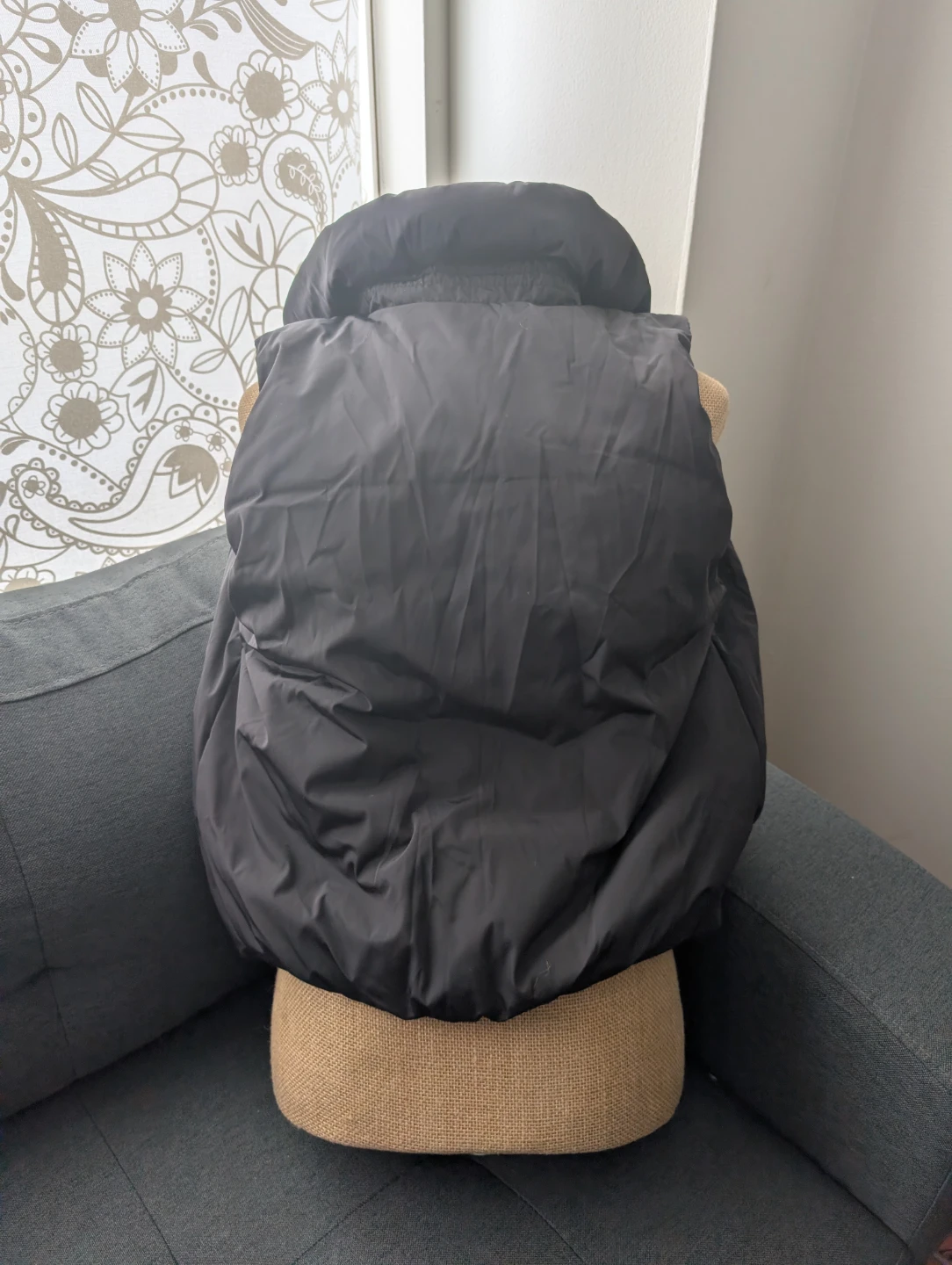 Gap Black Puffer Vest Size S/P - photo 2