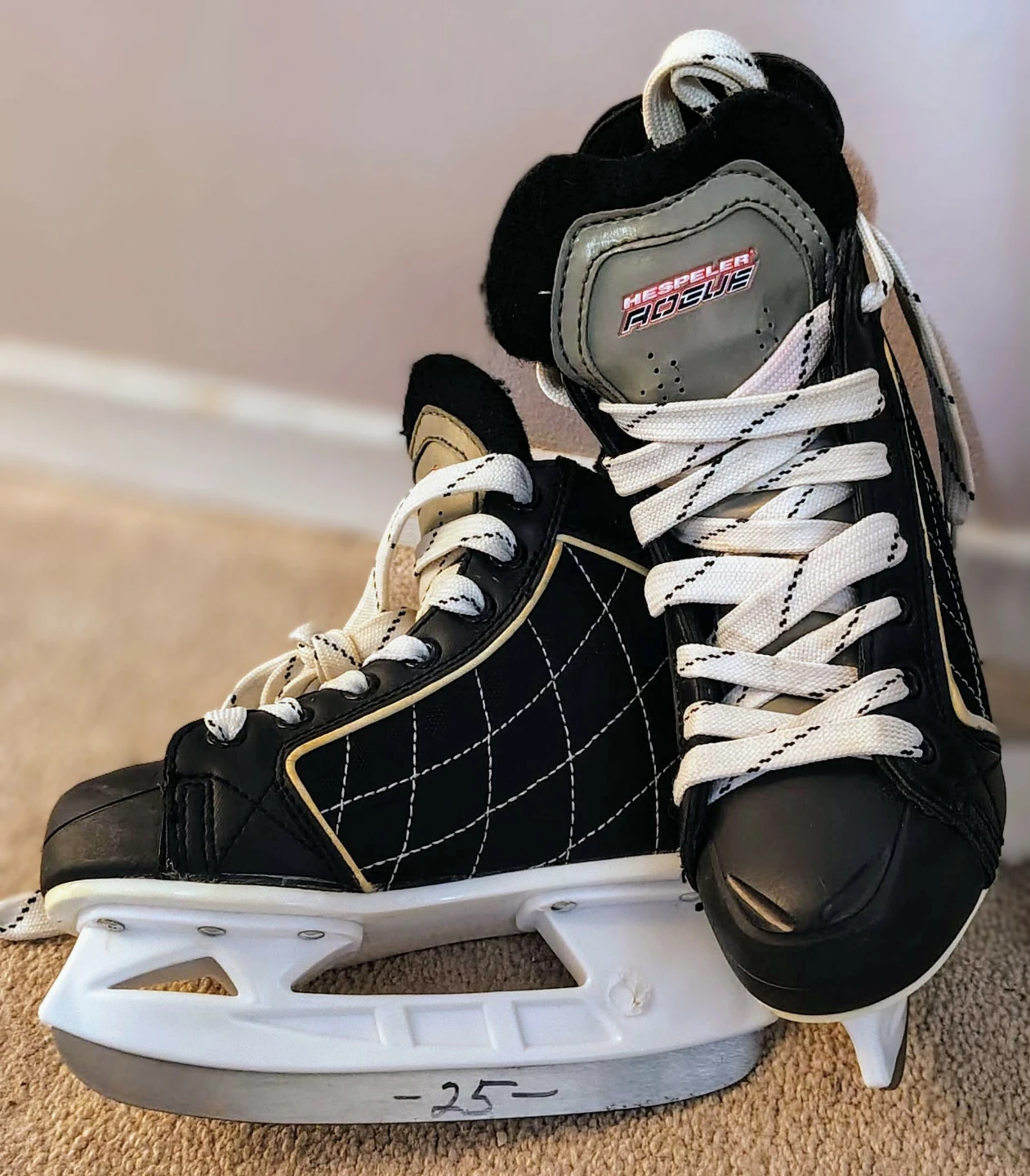 🥕 Hespeler Rogue Ice Skates - Size 25