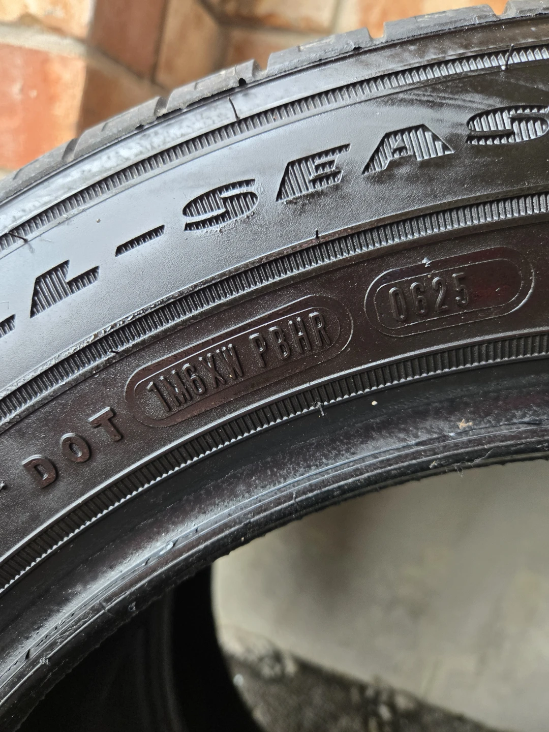Good Year Assurance All-Season Tires 205/60R16 - photo 4