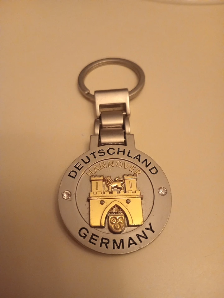 Vintage key chain - photo 2