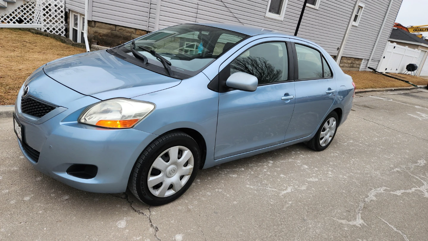 2009 Toyota Yaris Sedan - Blue