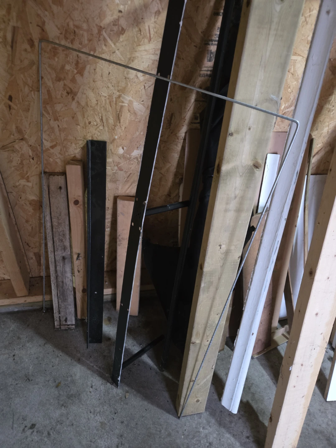 Assorted Wood Trim and Pegboard Pieces 🏆 - photo 2