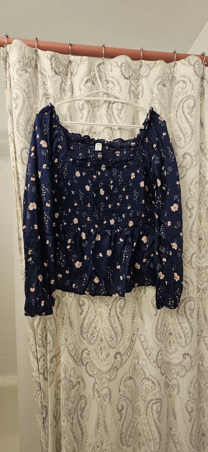 Old Navy Navy Floral Smocked Peplum Top