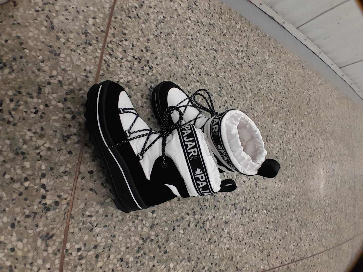 Pajar Winter Boots - Black and White Classic Women's Size 7 - photo 3