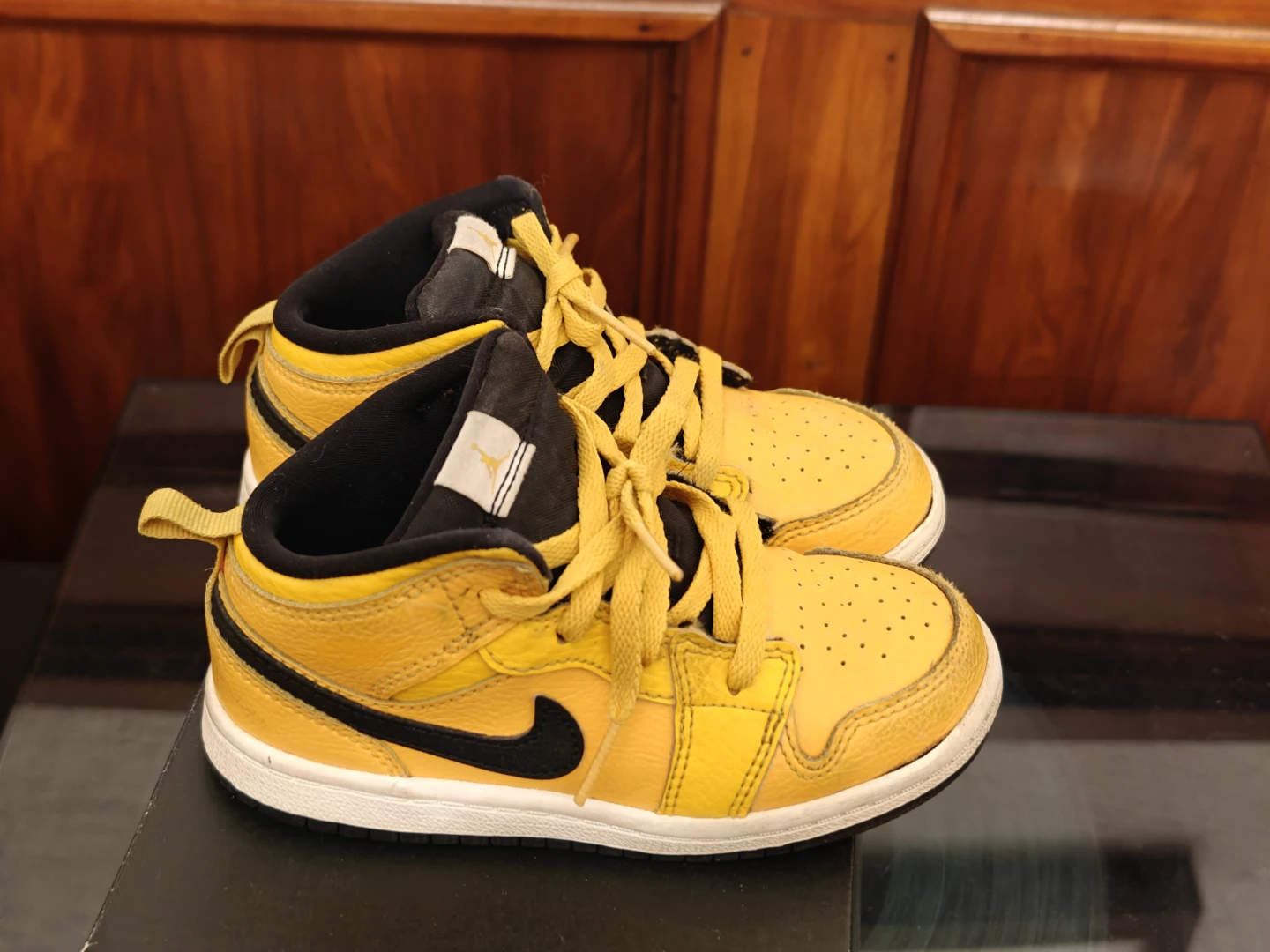 Nike Air Jordan 1 Mid (TD) Size 9c Toddler Shoes Yellow Sneakers - photo 3