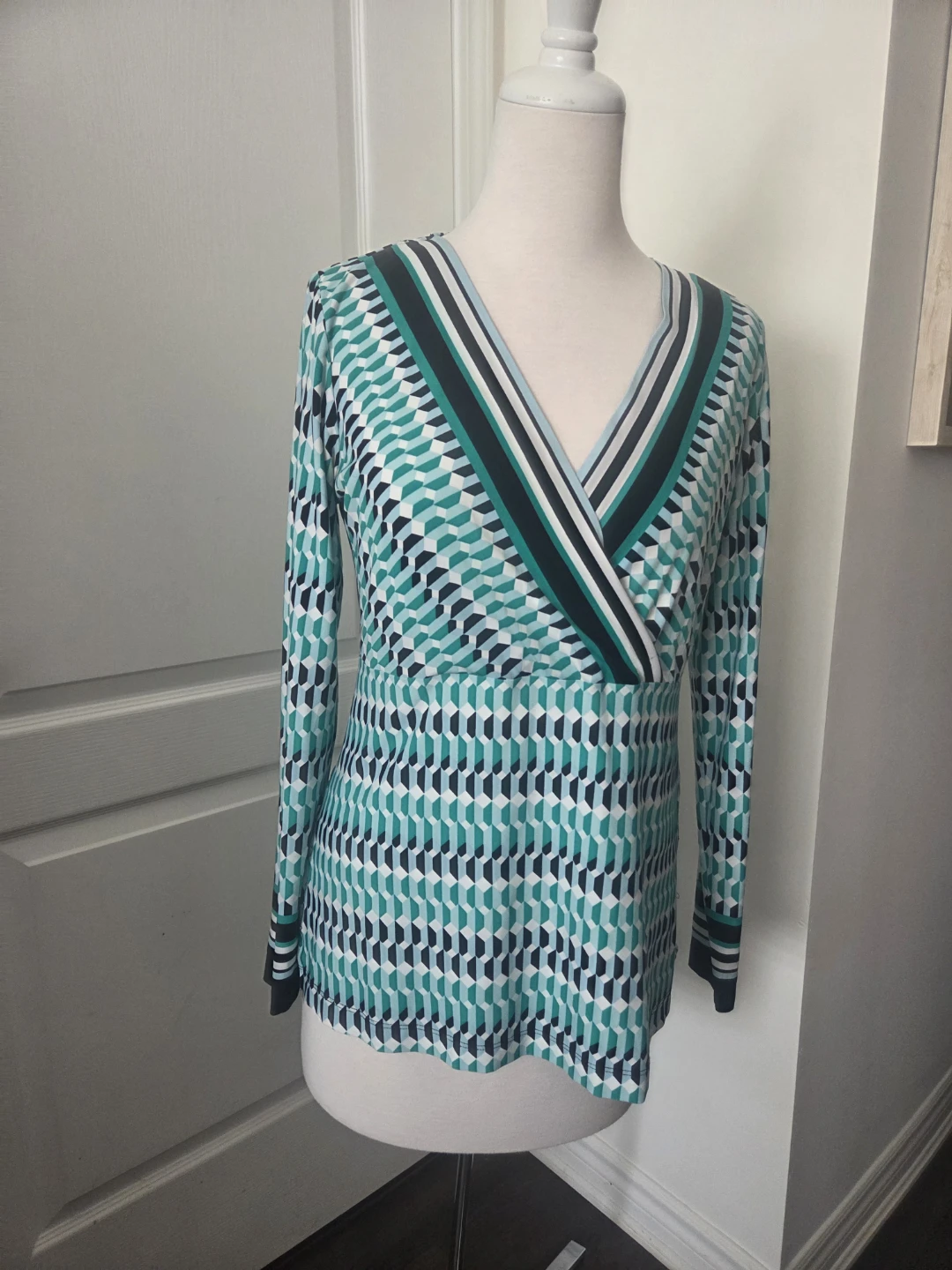 Jones New York Signature Women's Geometric Print Wrap Top