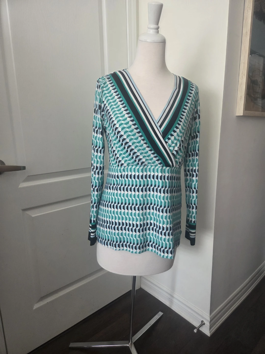 Jones New York Signature Women's Geometric Print Wrap Top - photo 2