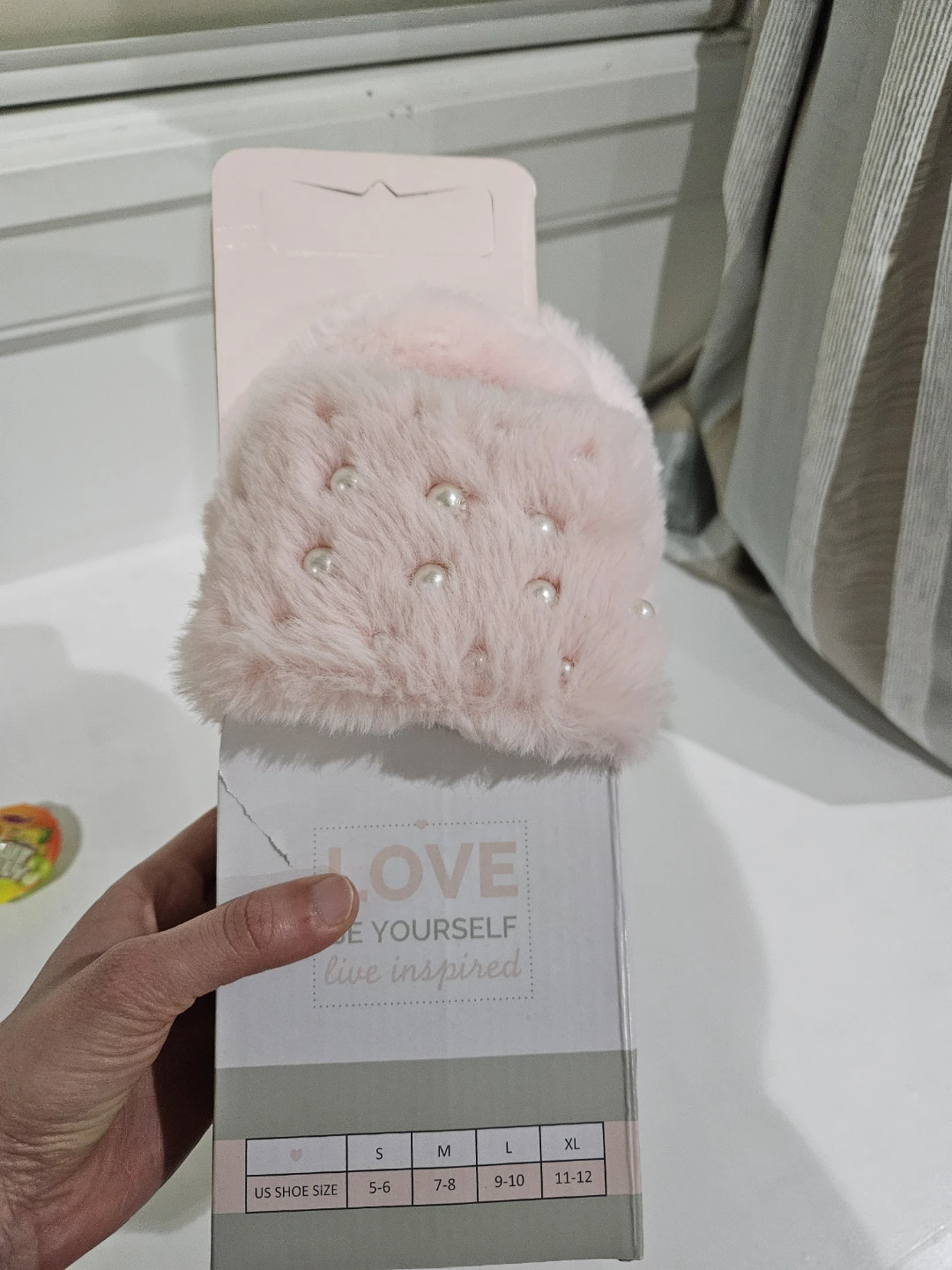 Pudus Pink Faux Fur Slippers with Pearls