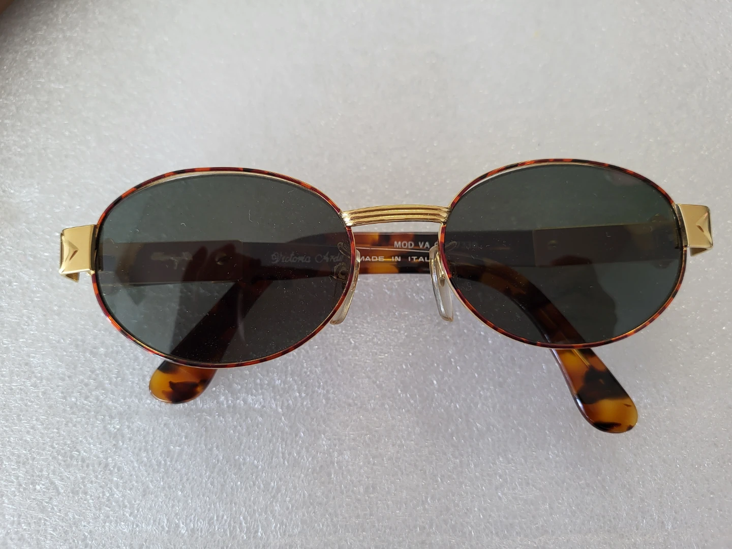 Victoria Arden Oval Sunglasses - photo 2