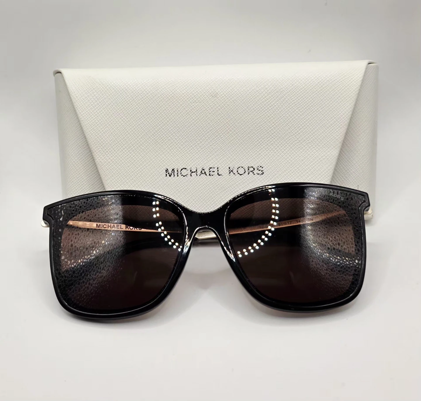 MICHAEL KORS Black Sunglasses with Case - photo 2