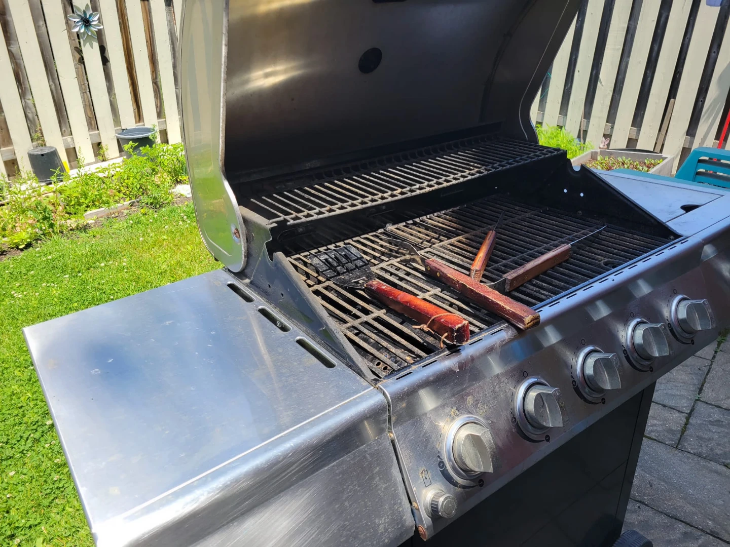 NEXGRILL 5-Burner Propane BBQ with Propane Tank