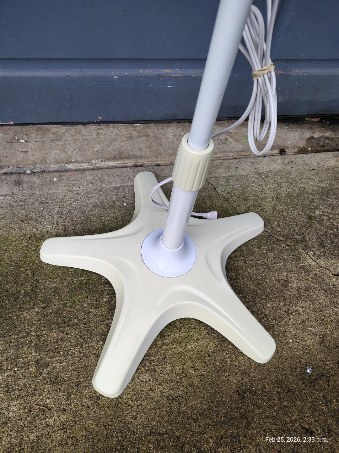 Honeywell Modern 16in Electronic Pedestal Fan - photo 3