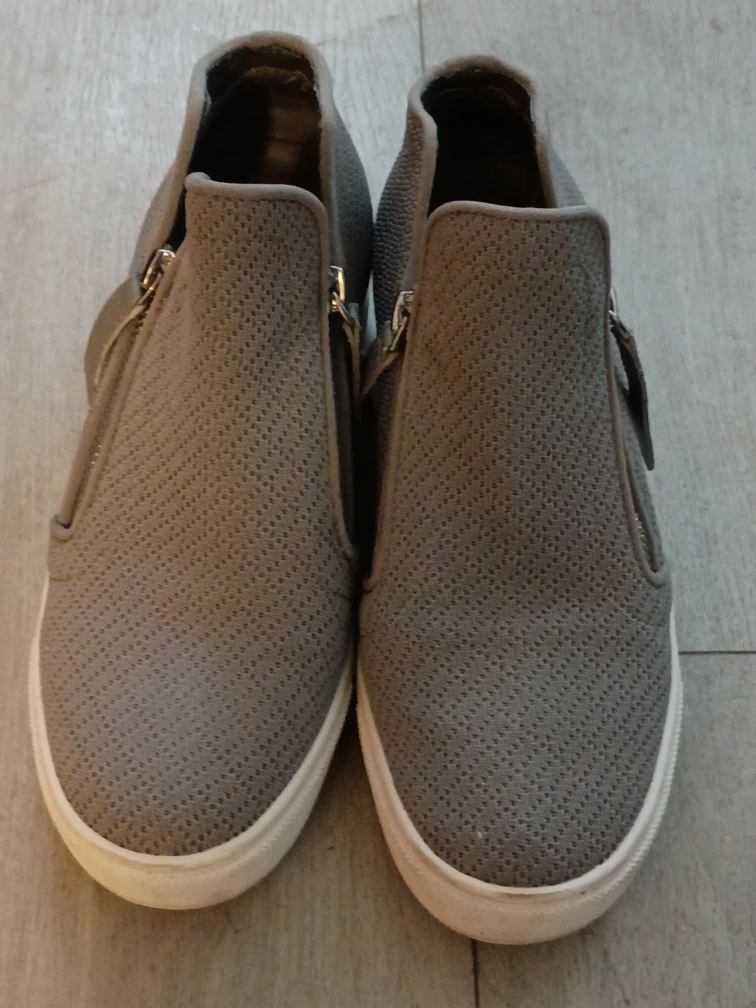 Steve Madden Gray Wedge Sneakers Size 7.5 - photo 3