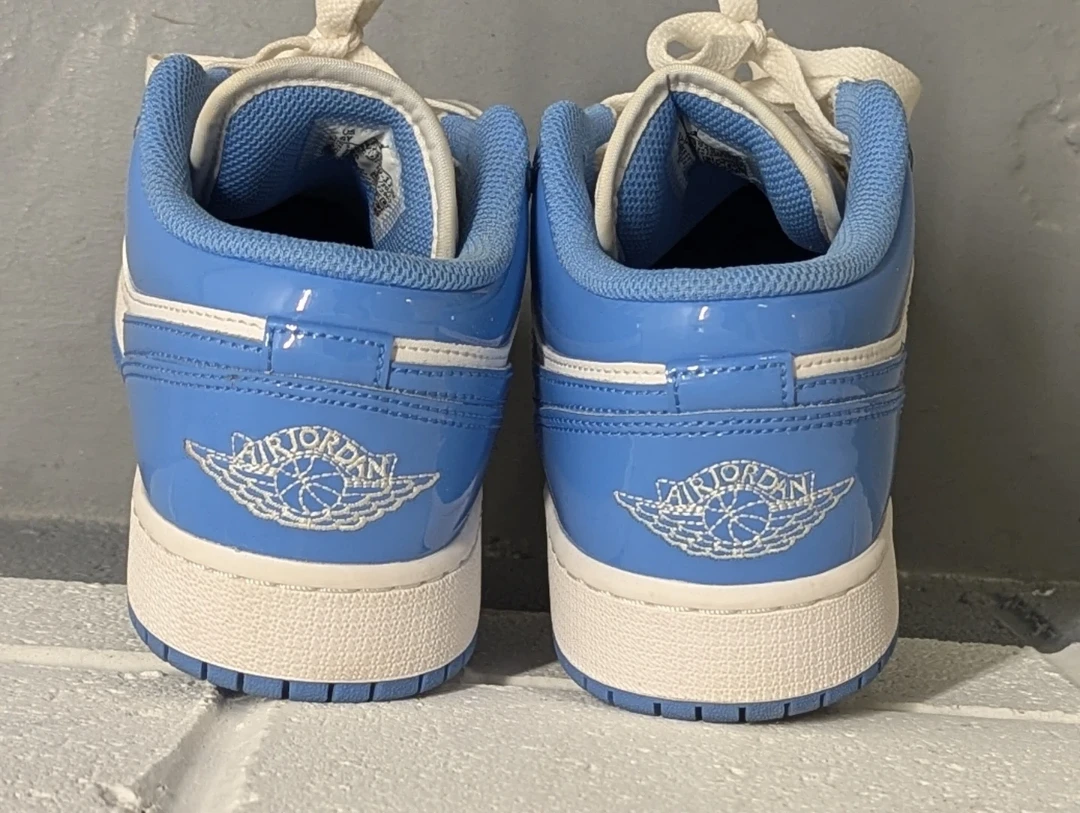 Air Jordan Women's Sneakers Sz 7.5 - photo 2