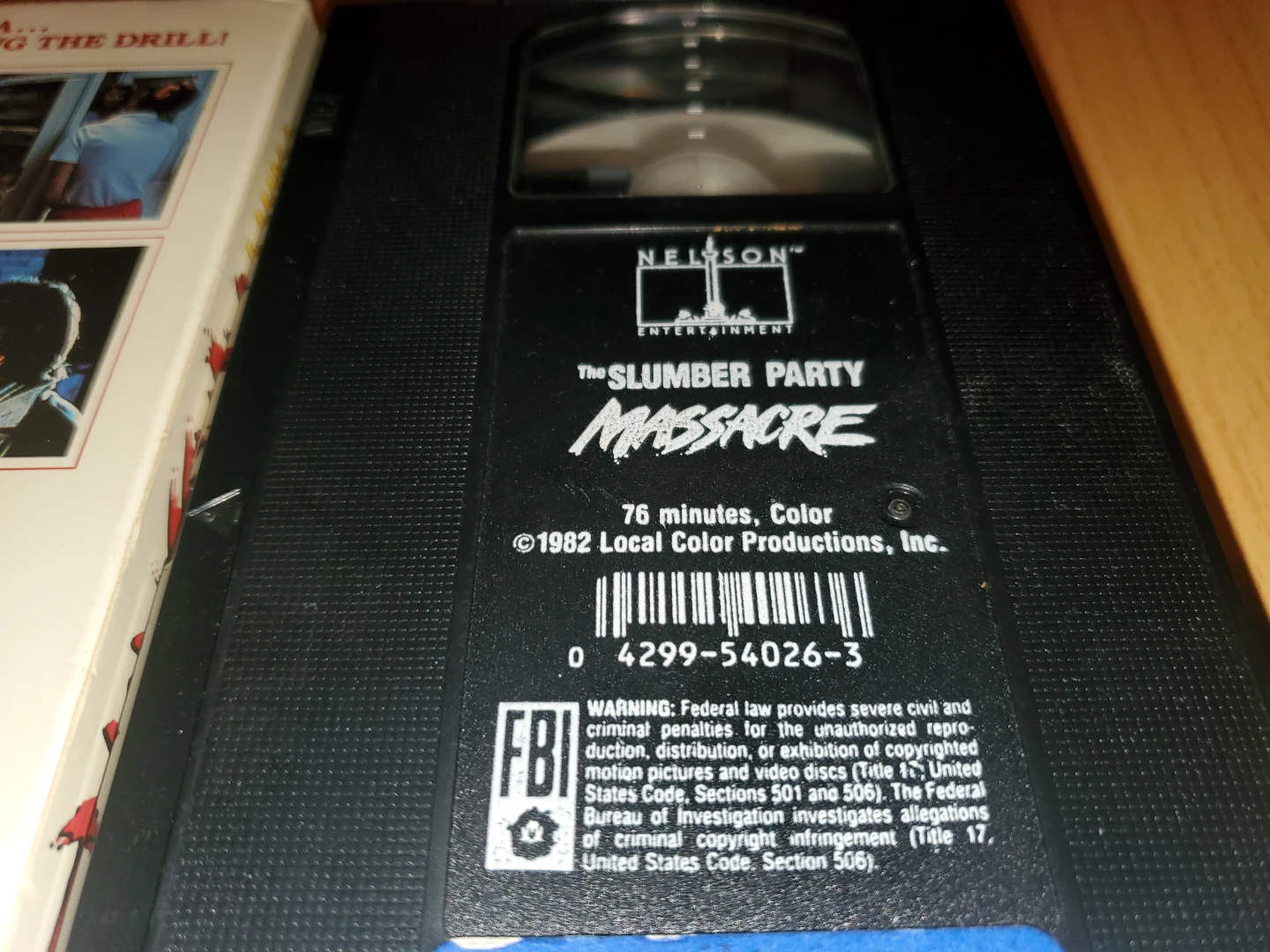 1982 The Slumber Party Massacre VHS (ex-rental) Tape - photo 3