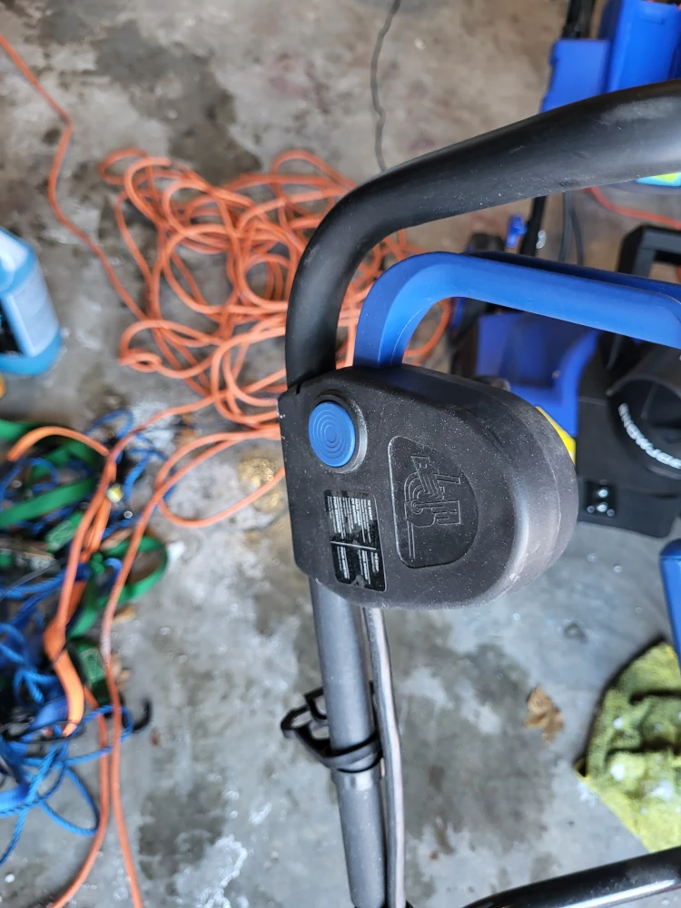 Snow Joe Ultra 13.5 AMP Snow Thrower - photo 3