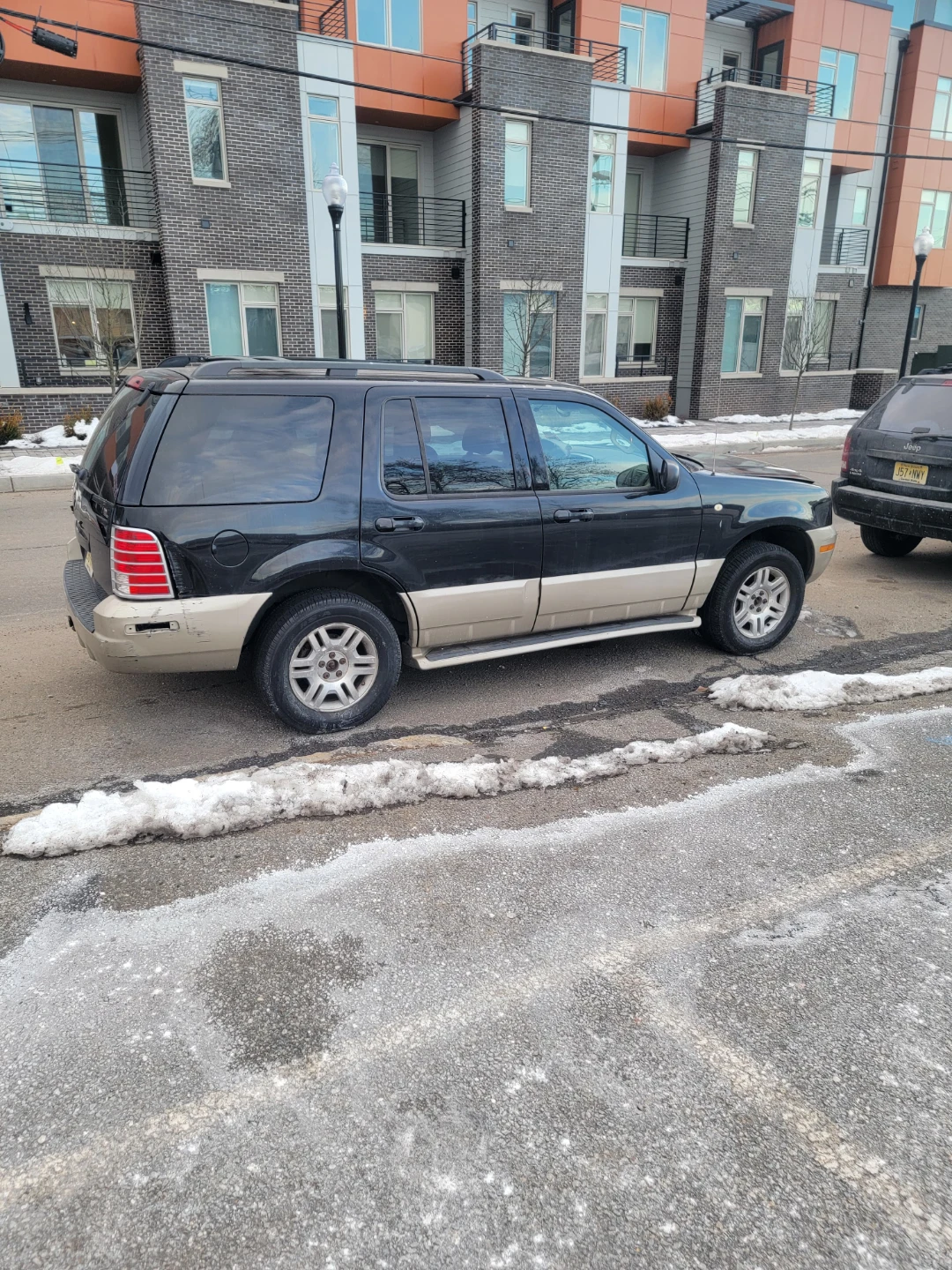 2004 Mercury Mountaineer - photo 2