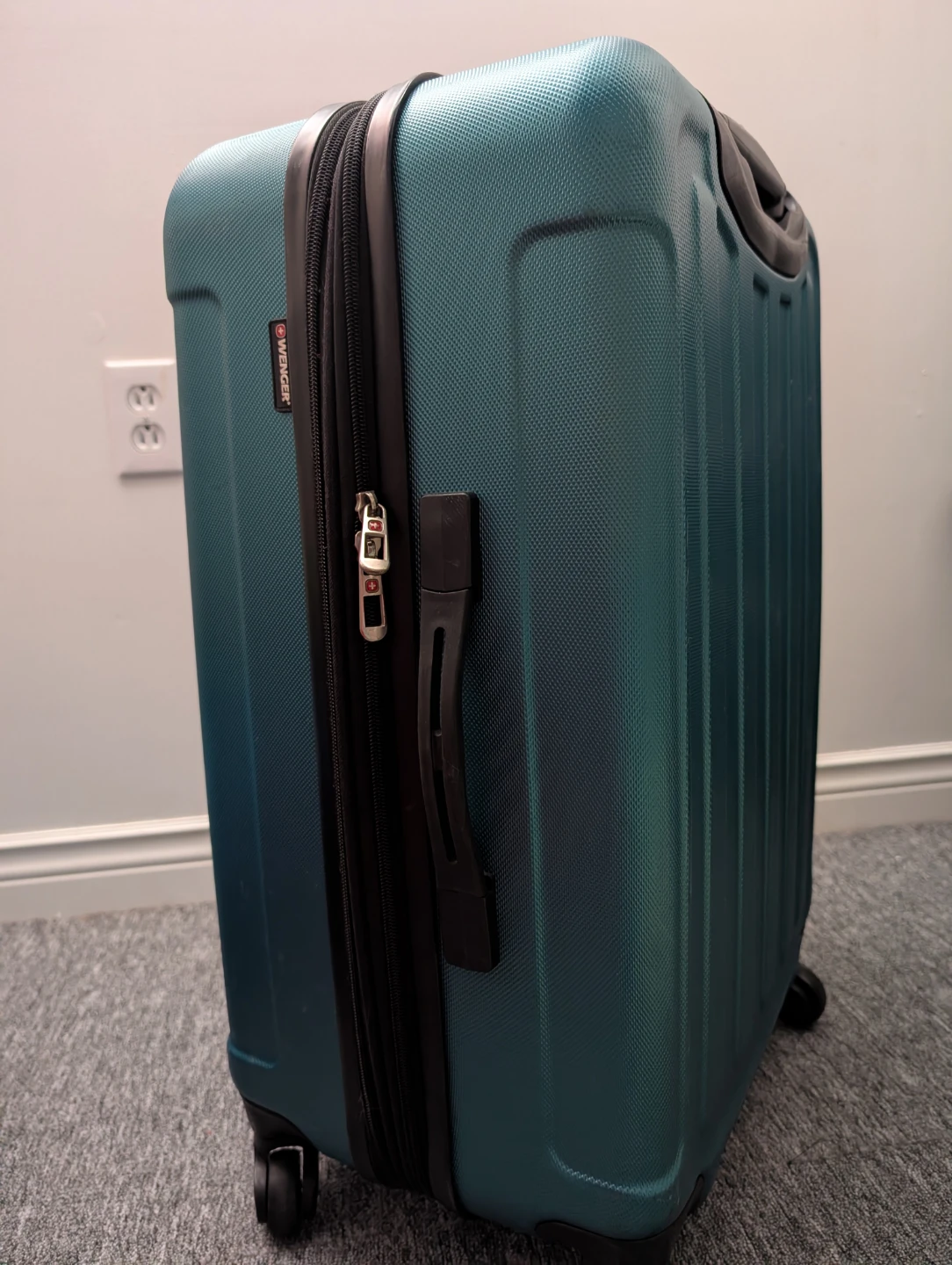 Teal Wenger Hardshell Spinner Suitcase - photo 2