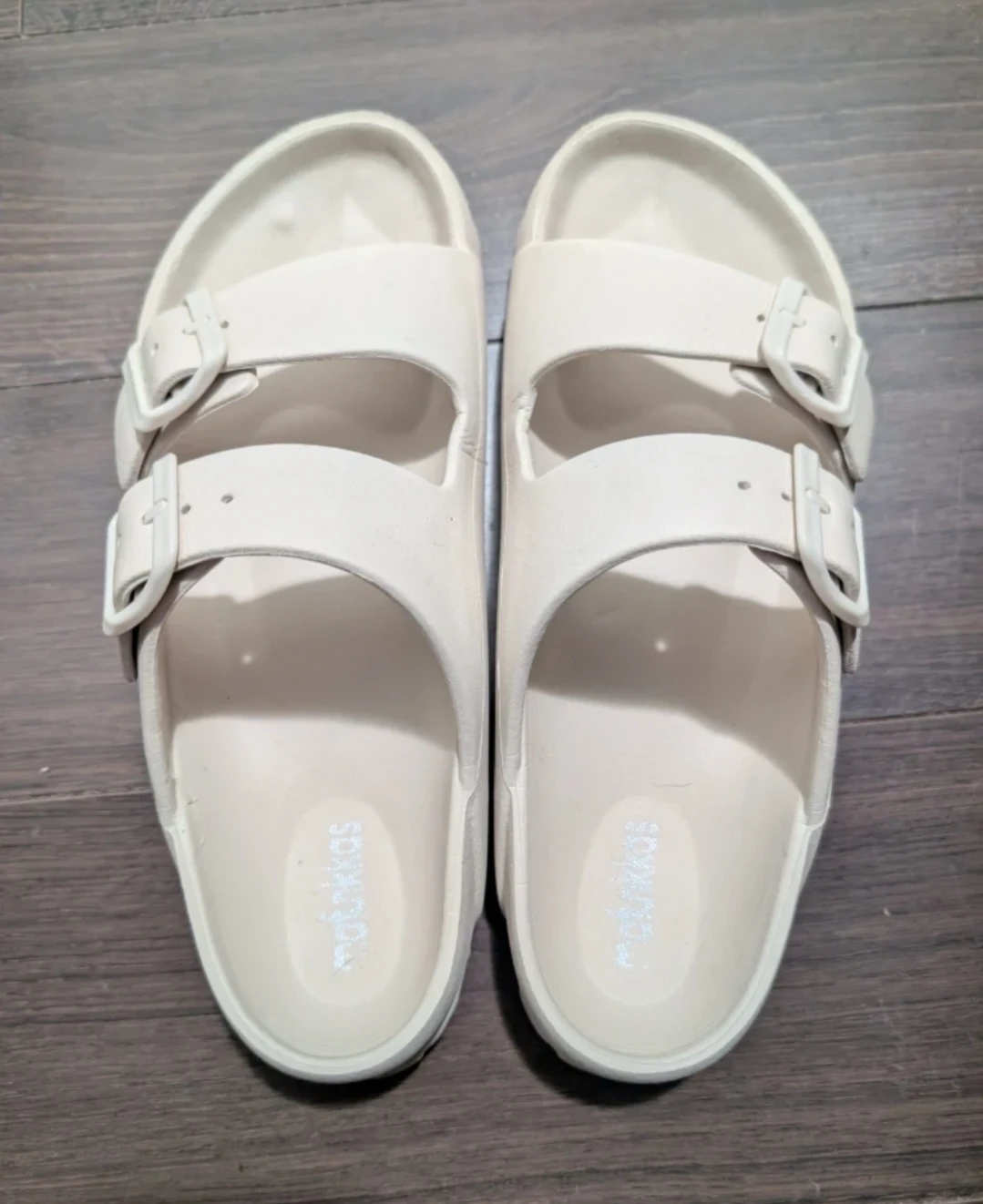 Slides - Cream size 6 🏆