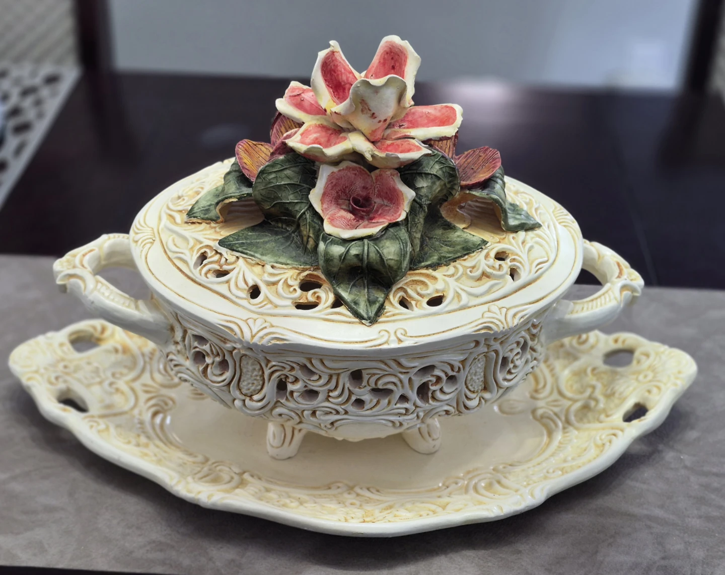 Decorative Cream Ceramic Trinket Box with Floral Lid