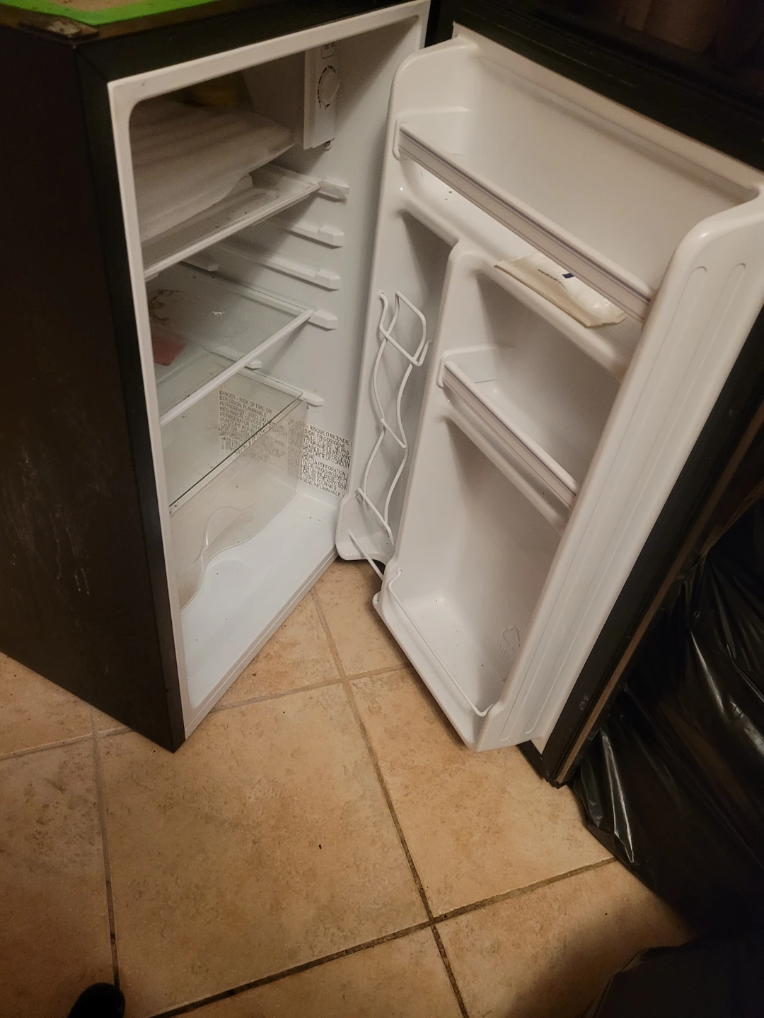 Hisense Mini Fridge - photo 3
