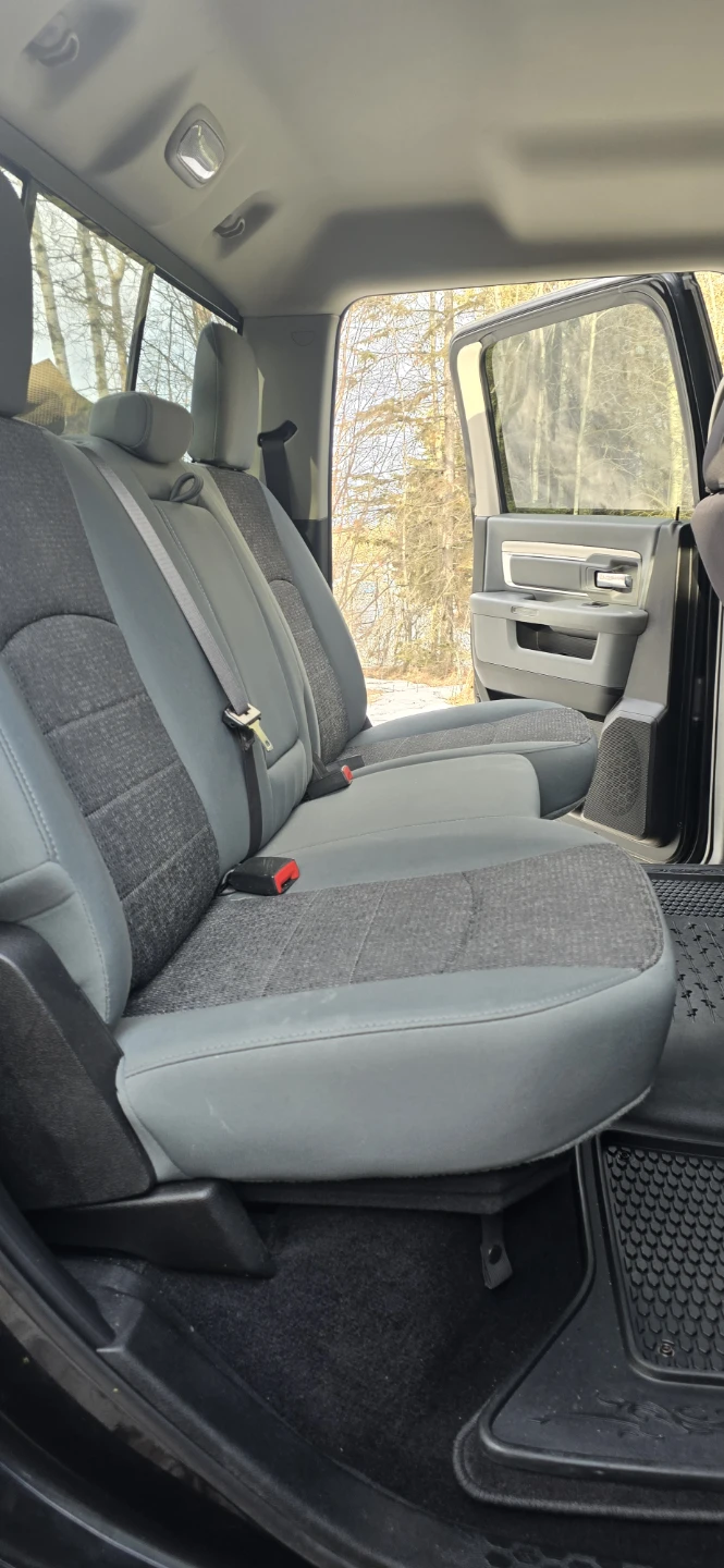 Dodge Ram SLT 4x4 Pickup Truck - photo 4
