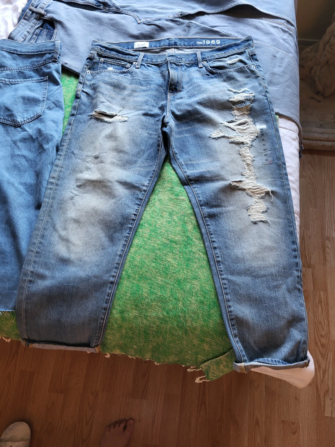 Gap 1969 Womens Distressed Jeans - photo 2