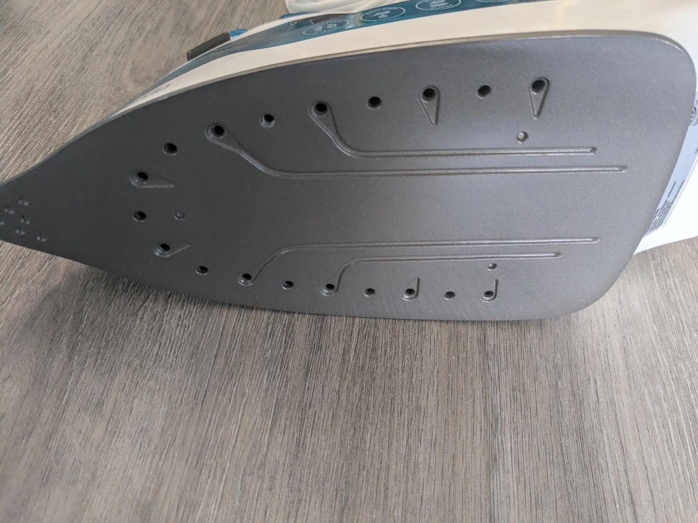Black+Decker Easy Steam Compact Iron - photo 3