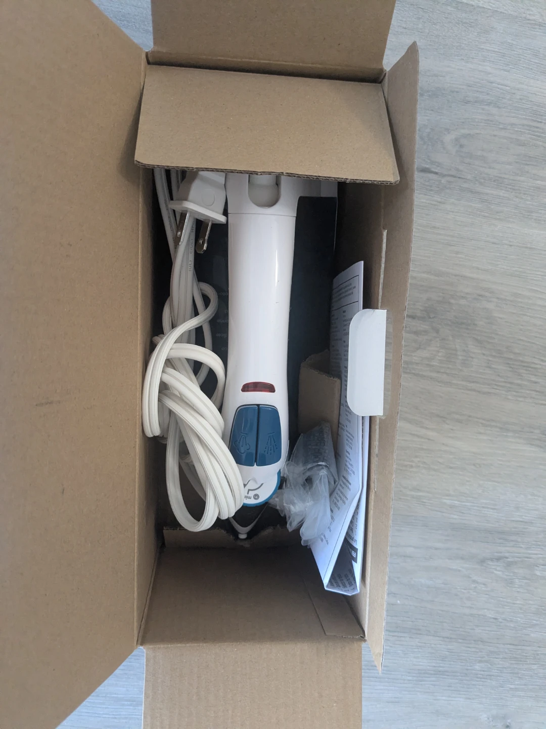 Black+Decker Easy Steam Compact Iron - photo 4
