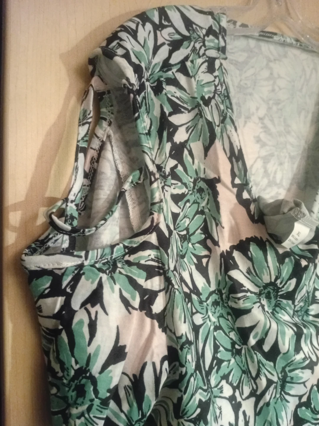 NEW!   Women's Floral Cold Shoulder T-Shirt - photo 3