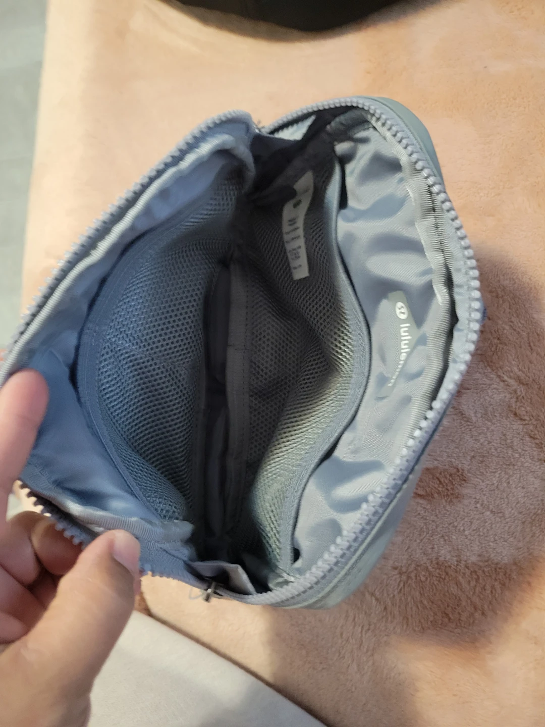 Lululemon Grey Nylon everywhere belt Bag - photo 3