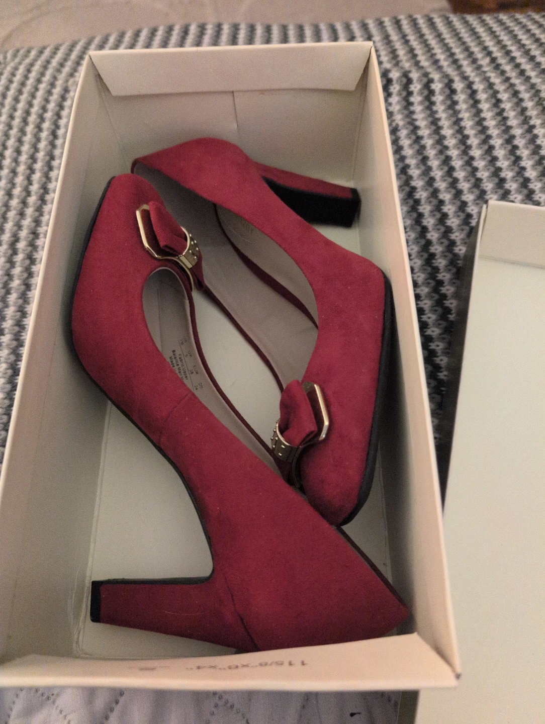 Naturalizer Red Suede heels with Bow - Size 7 - photo 2