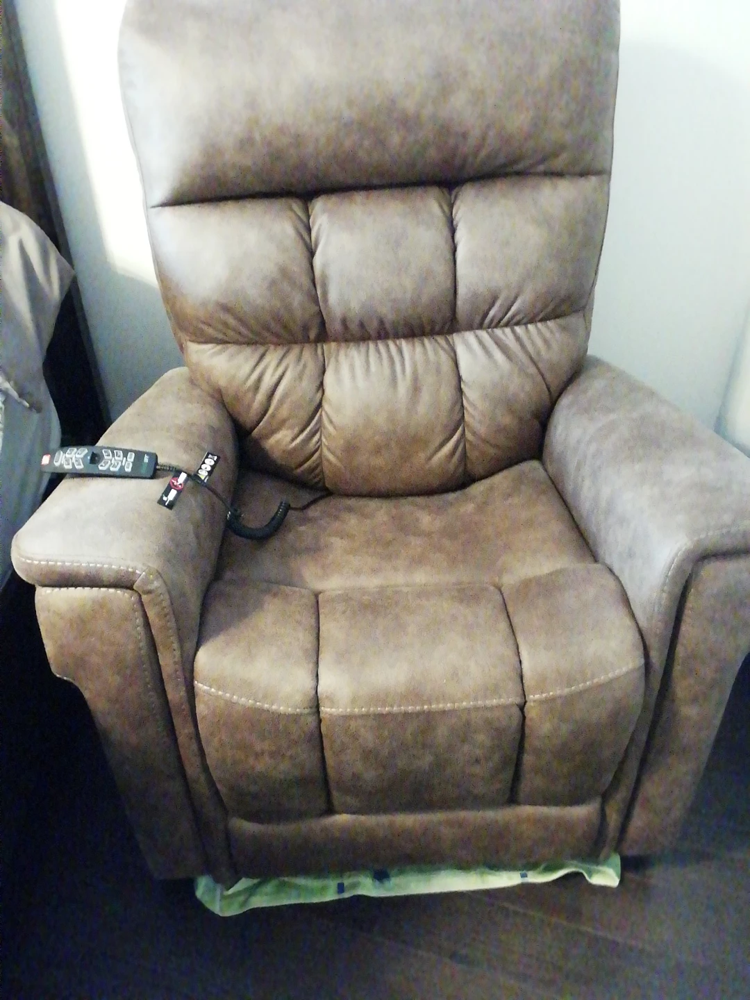 VivaLift! Power Recliner with Assisted Stand up postion - photo 3