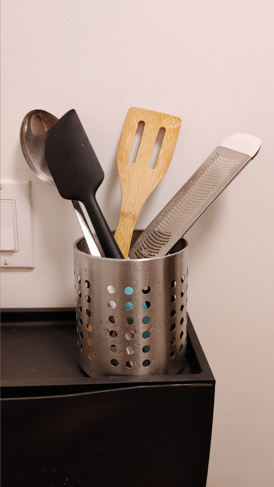 Kitchen Utensil Set: Spoon, Spatula, Grater, and Turner