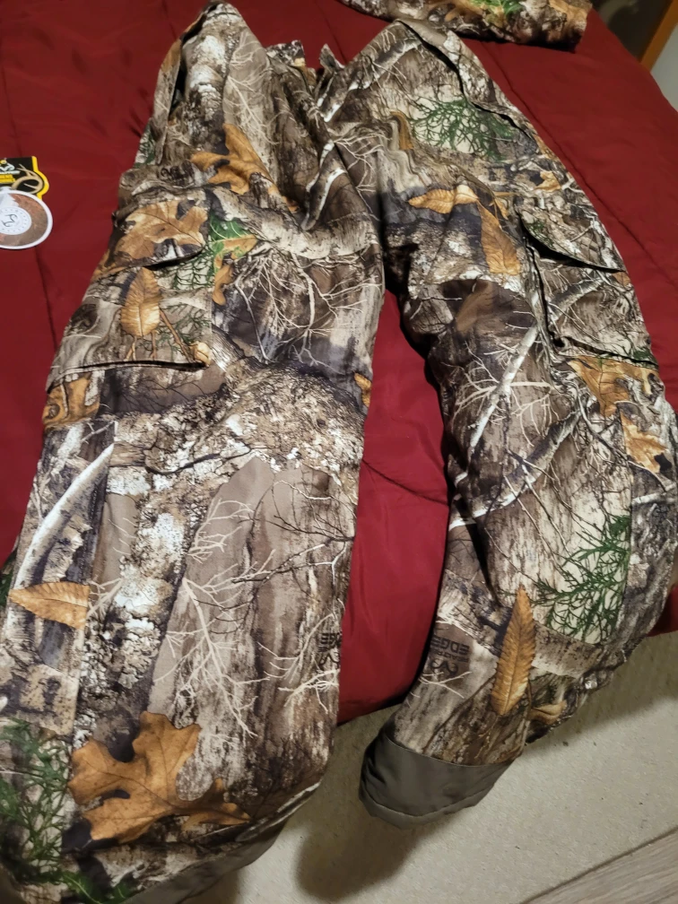 Realtree Men's XL Camo Hunting Jacket & Pants - photo 2