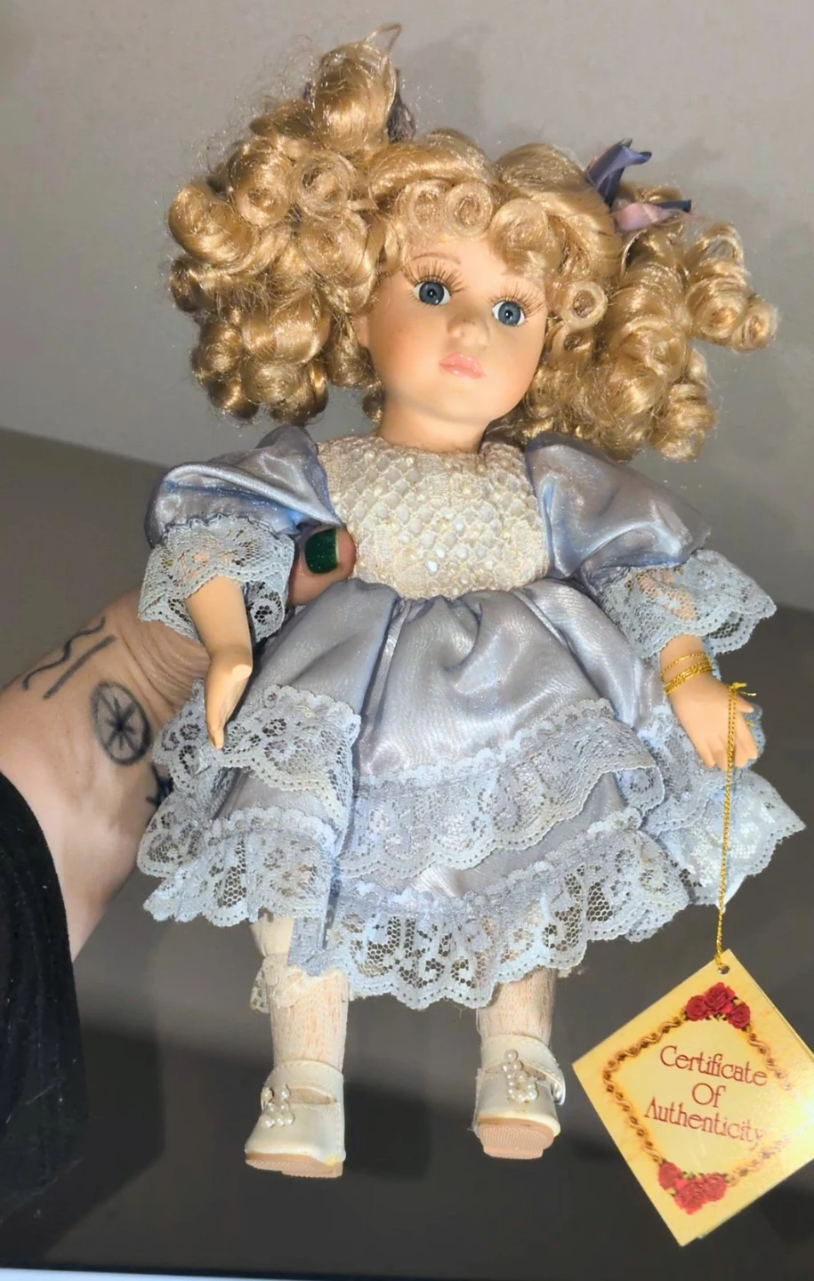 Musical Porcelain Doll - with winding music box - photo 2