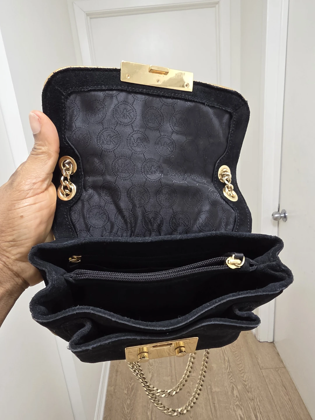 Authentic Michael Kors Black Suede Chain Shoulder Bag - photo 4