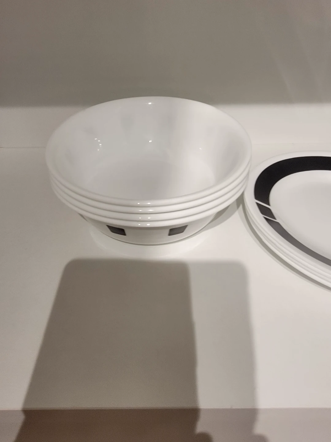 Stackable White Bowls with Black Rim Plates (4 people placement) - photo 4