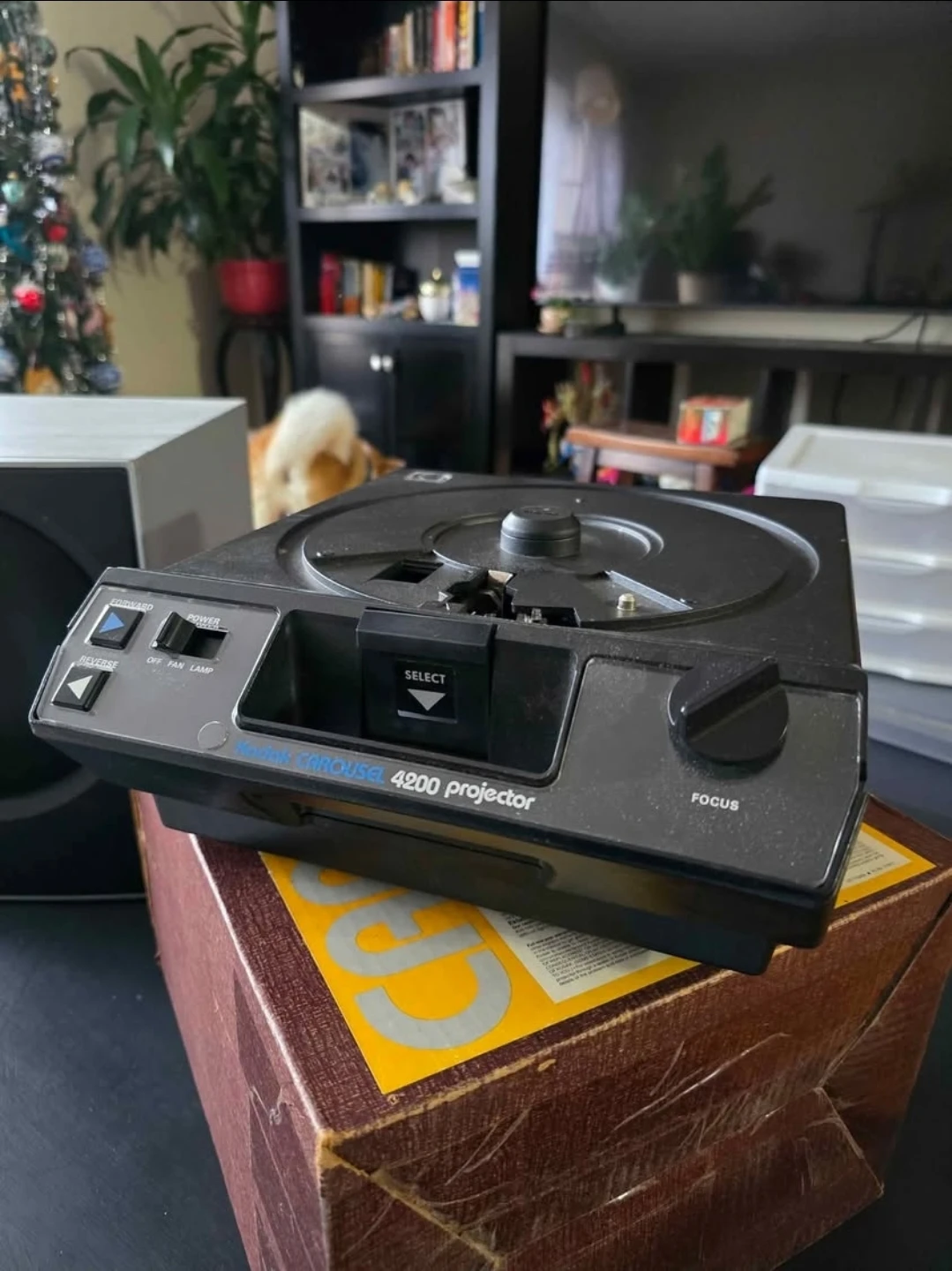 Kodak Carousel 4200 Projector - photo 3