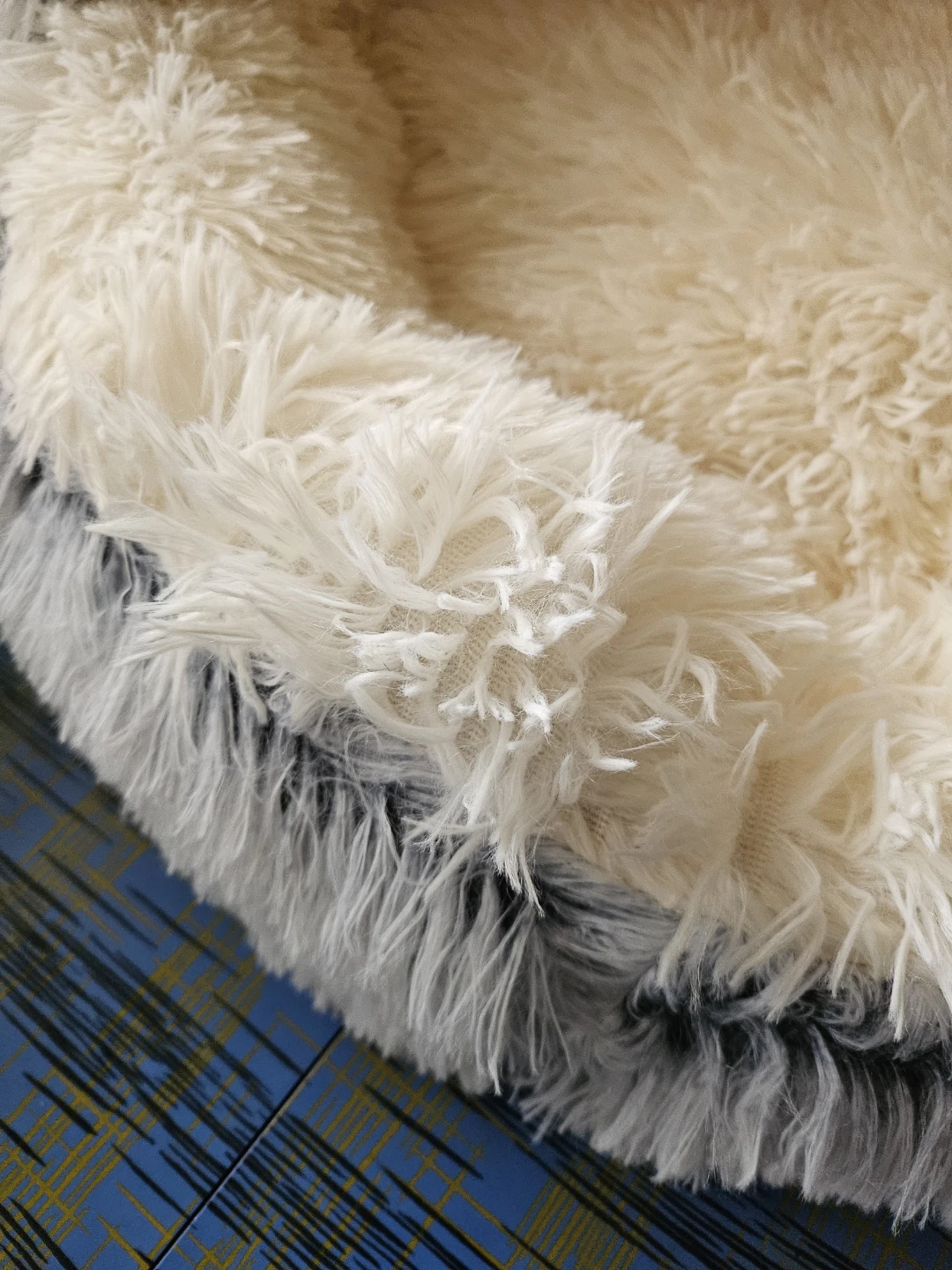 🆓️ Cozy Plush Pet Bed - Grey & Cream - photo 3
