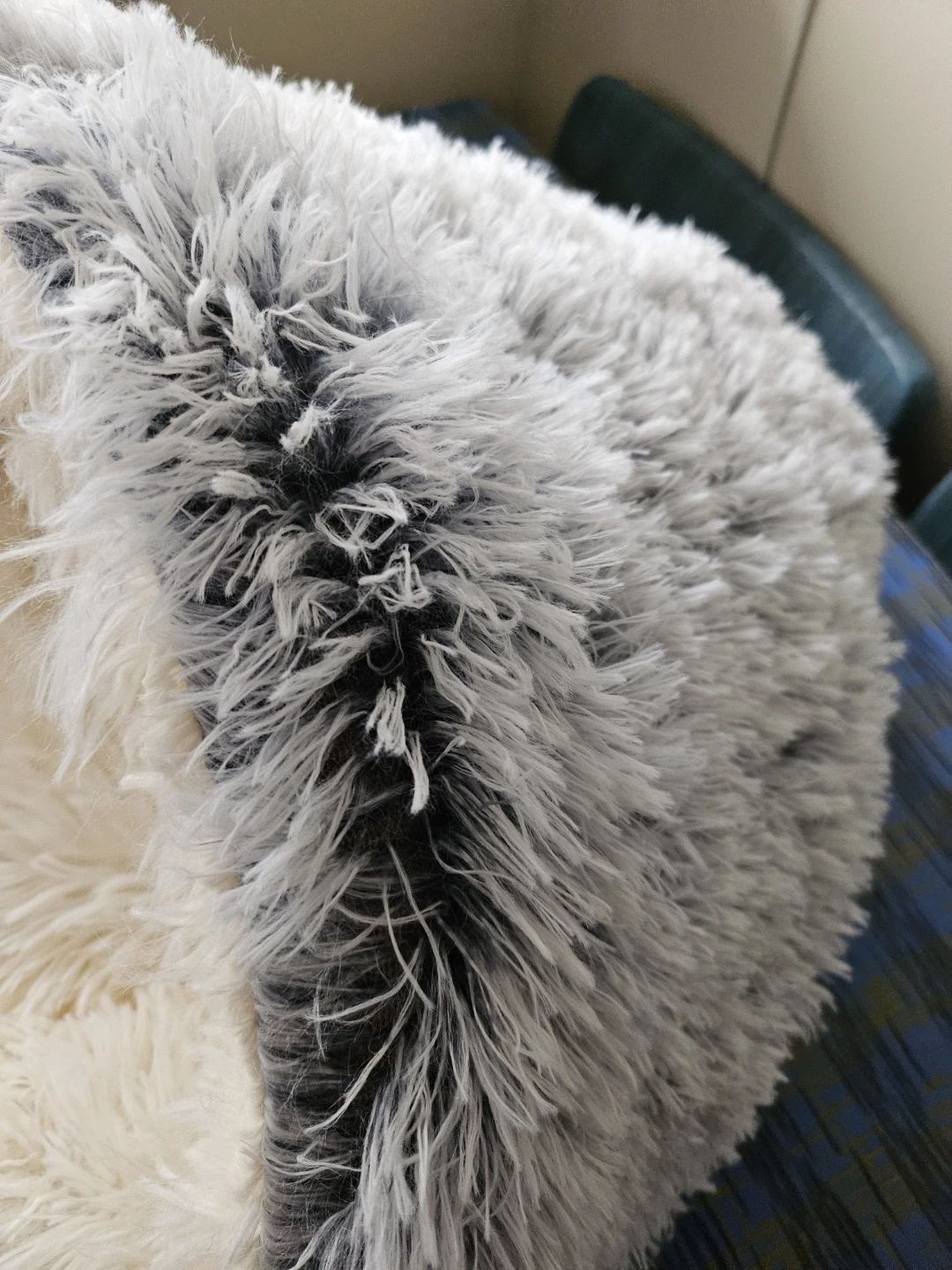 🆓️ Cozy Plush Pet Bed - Grey & Cream - photo 4