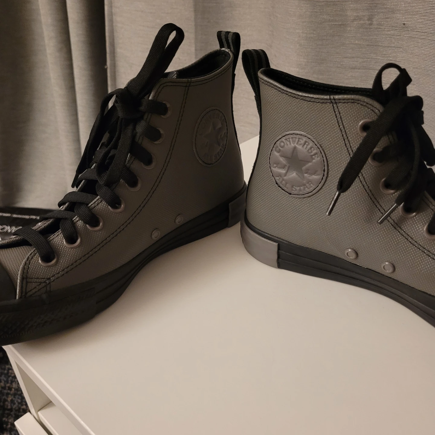 Converse High Top Shoes - 7.5 - photo 2