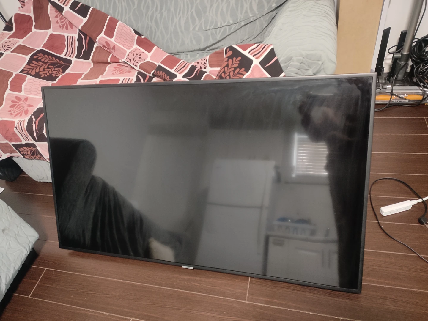 Samsung 55" 4K UHD TV UN55NU6950F for parts- broken screen