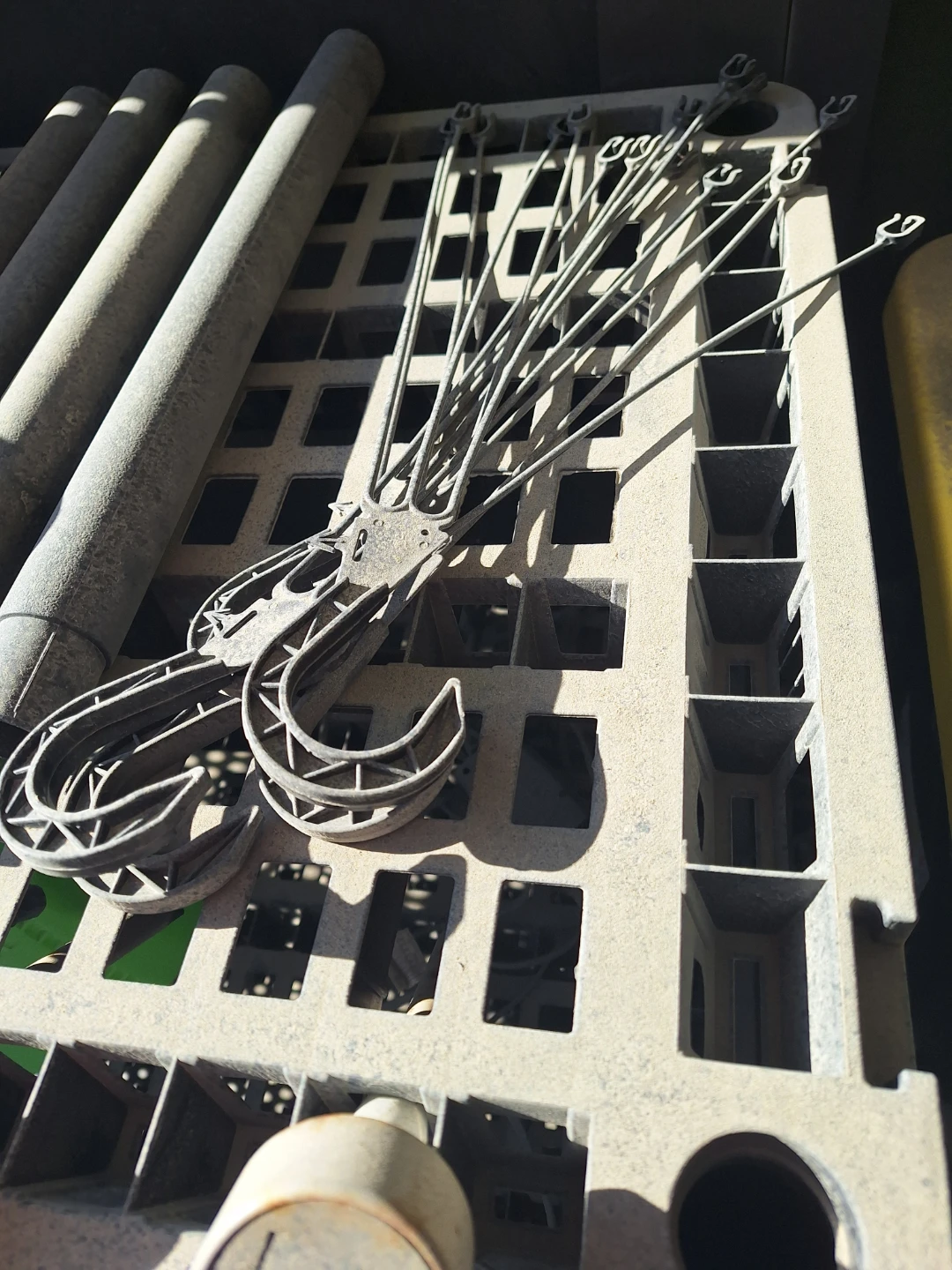 Assorted Plant Pots and Hangers - photo 4