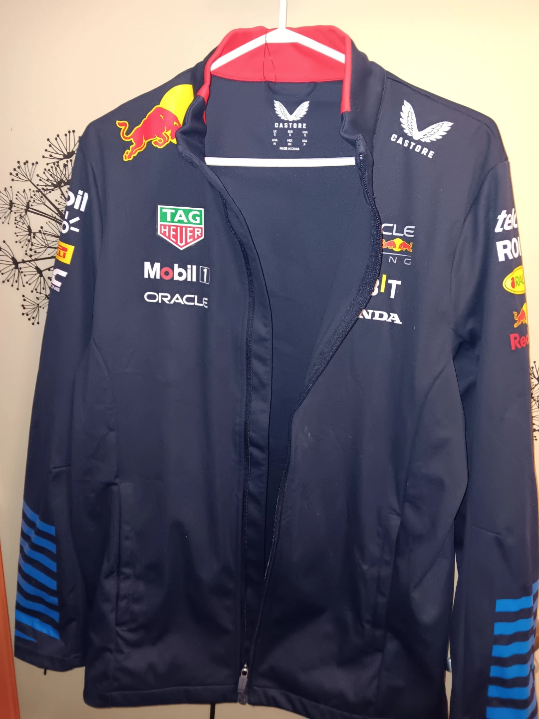 Brand New, Super Cool, Castore /Red Bull Racing Team Jacket - photo 2