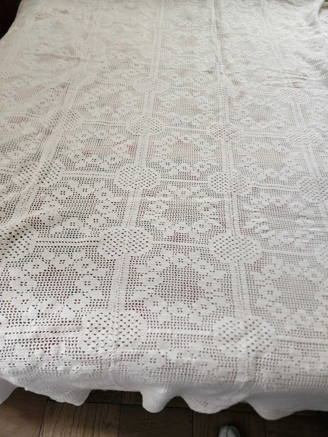 Hand Crocheted Bedspread/Tablecloth - photo 3