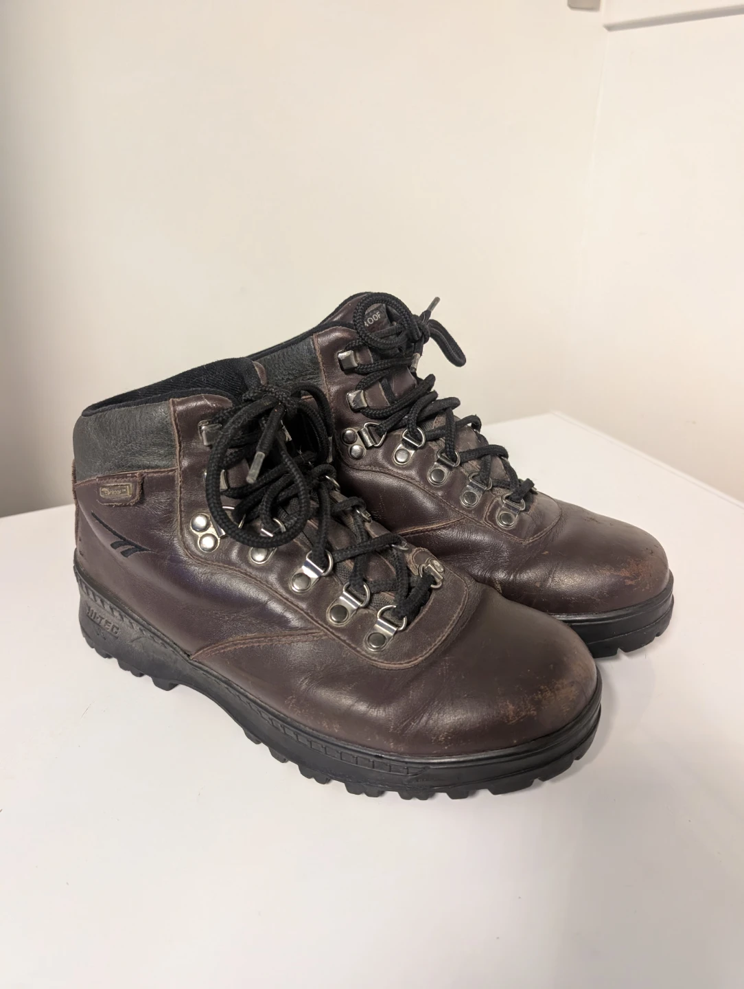 🧡 Size M8/W9.5 Hi-Tec Hiking Boots