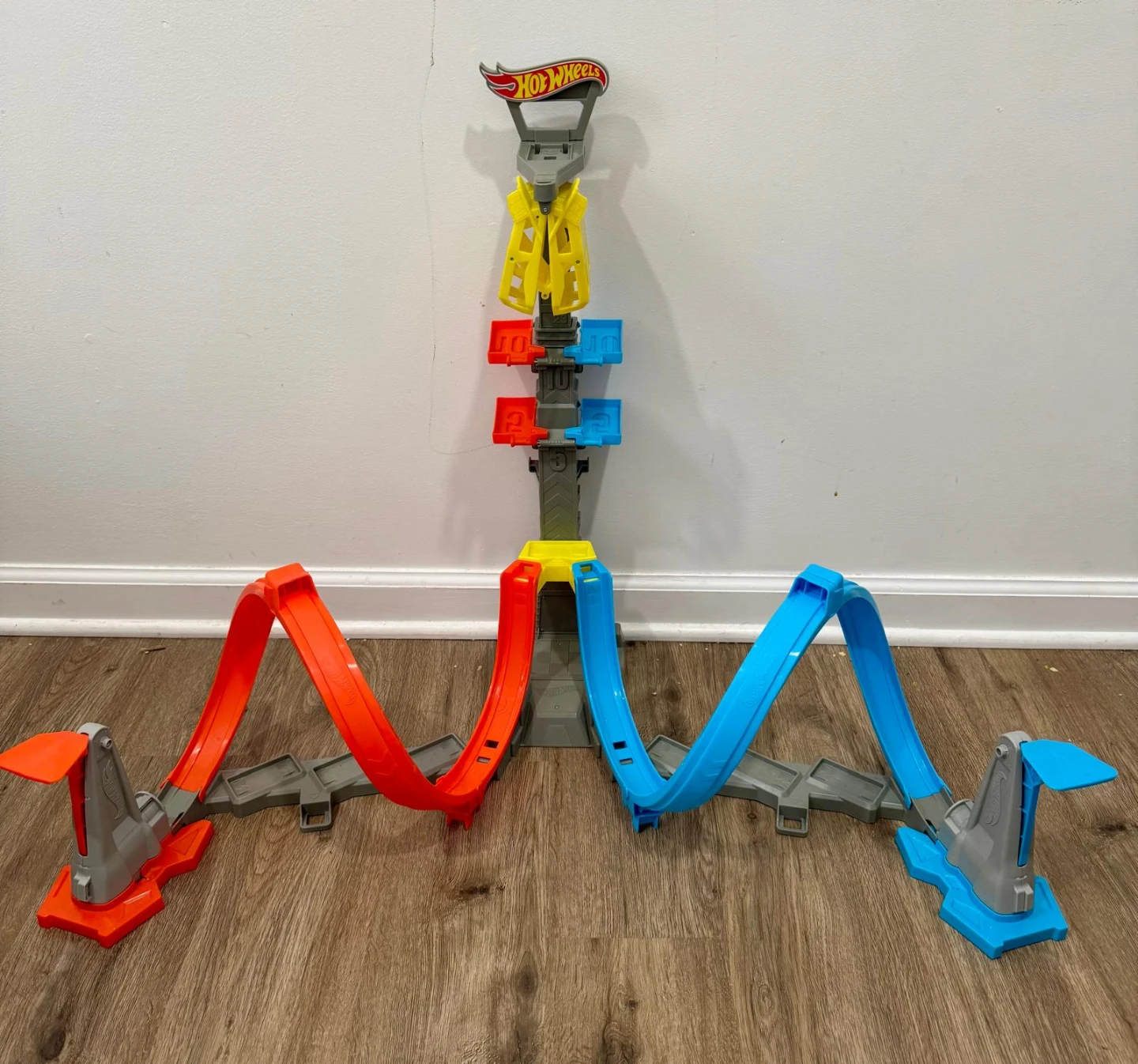 Hot Wheels Double Loop Race Track Set