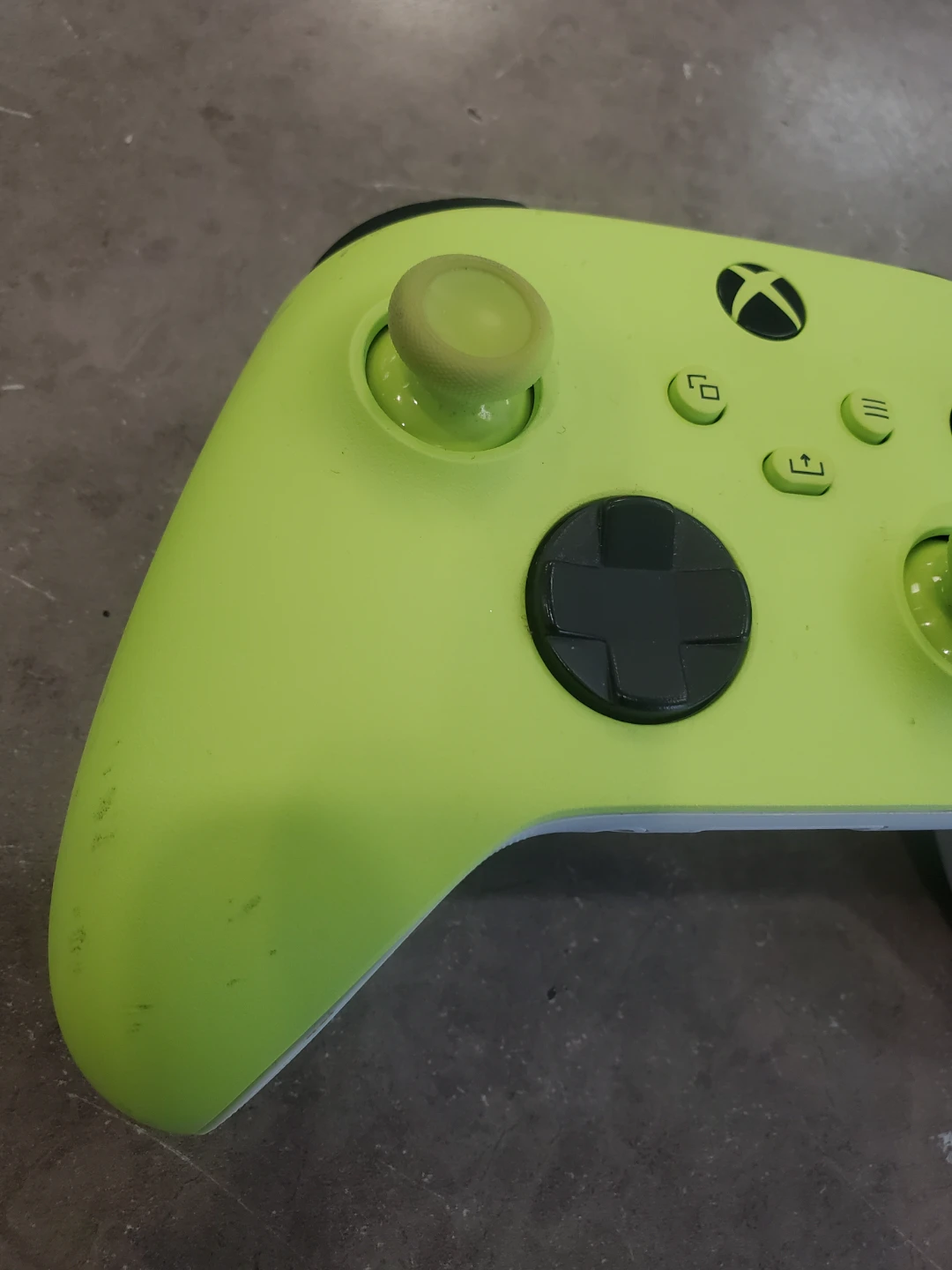 Xbox Wireless Controller - Electric Volt - photo 2