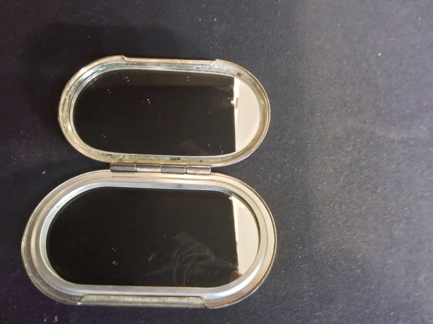 MARC by Marc Jacobs Compact Mirror - photo 3